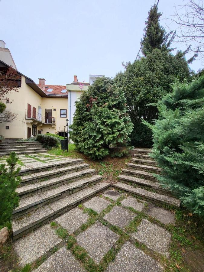Downtown Romantic Szekesfehervar Exterior photo